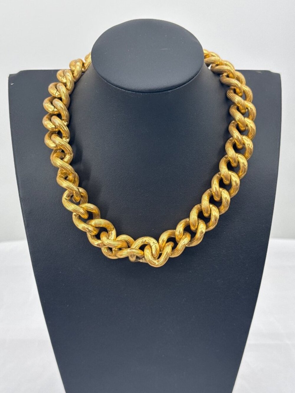 Vintage 80s Gold Chunky Chain Necklace Textured Ribbed Rope Cable Link Choker